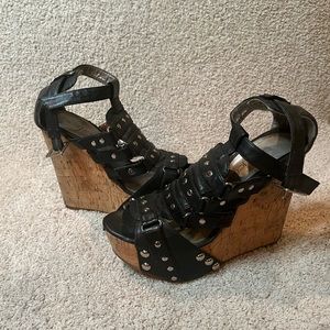 CATHY JEAN Studded Wedges